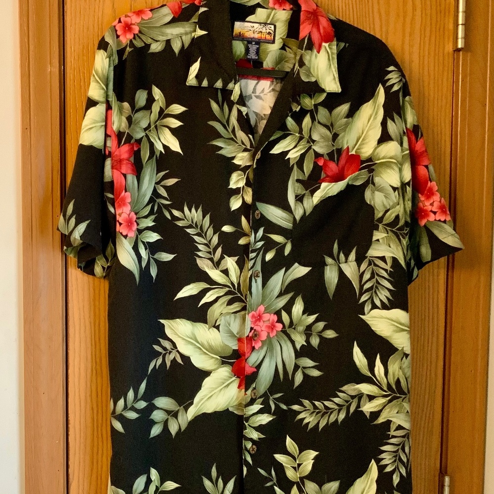 HAVANA JACKS CAFE MENS HAWAIIAN SHIRT SIZE M BLACK FLORAL BEACH TROPICAL